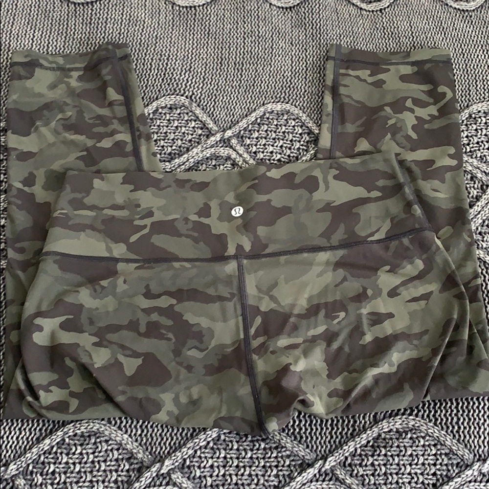 Lululemon Wunder Under Camo Crops